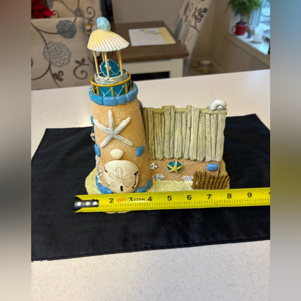 Hallmark Light House - Picture 9 of 9